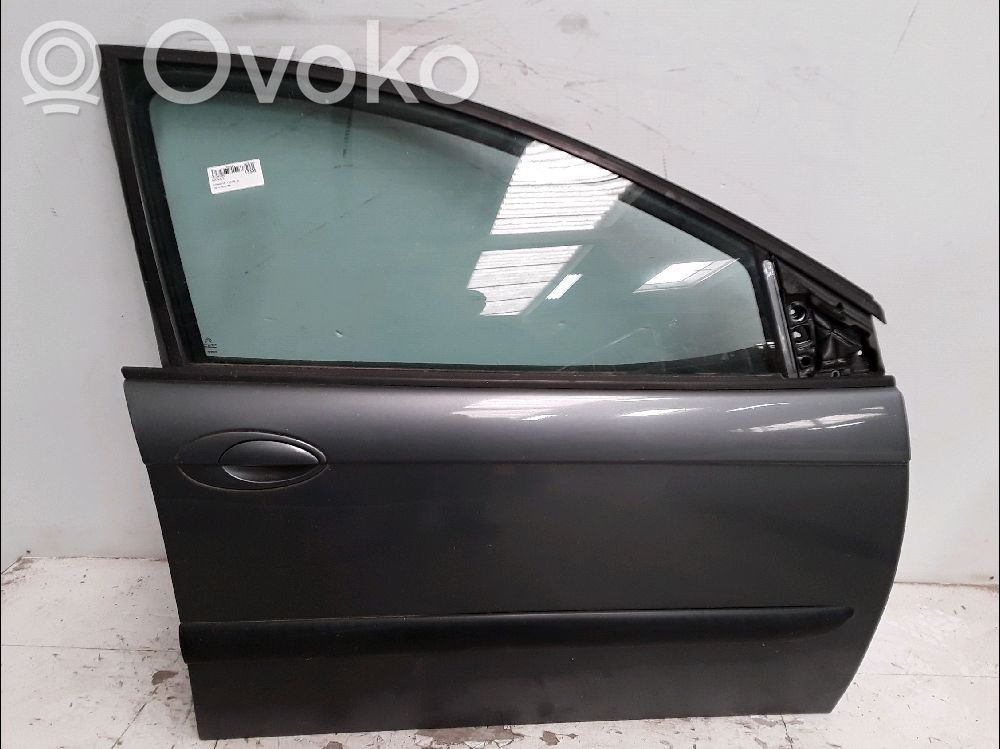 Puerta delantera   9004P0