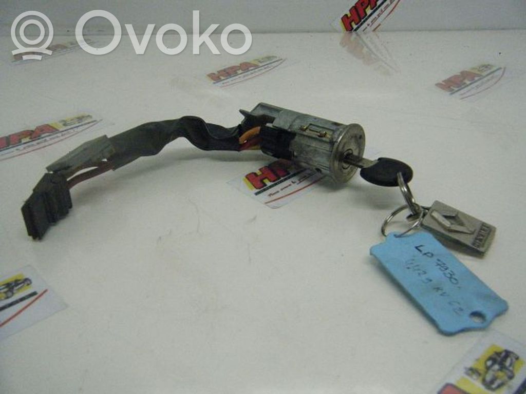 Renault Clio I Steering wheel lock 