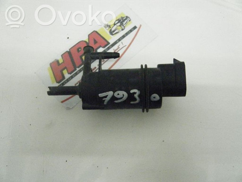 Renault Clio I Windscreen/windshield washer pump 