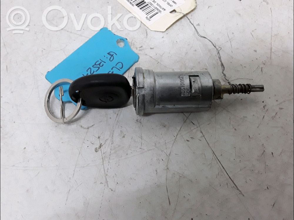Opel Corsa B Vairo užraktas 