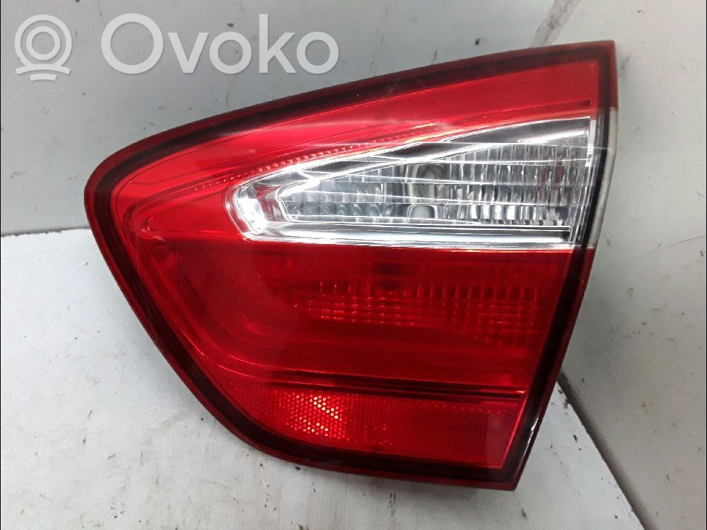 KIA Rio Takaluukun takavalot 