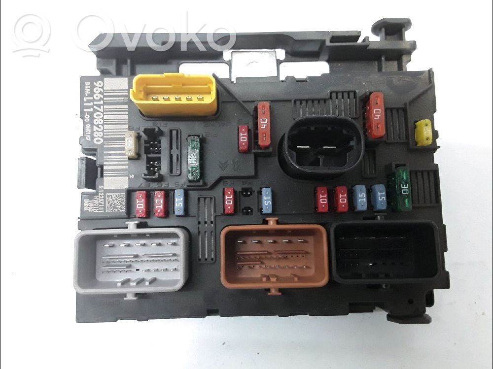 Peugeot 307 Fuse module 