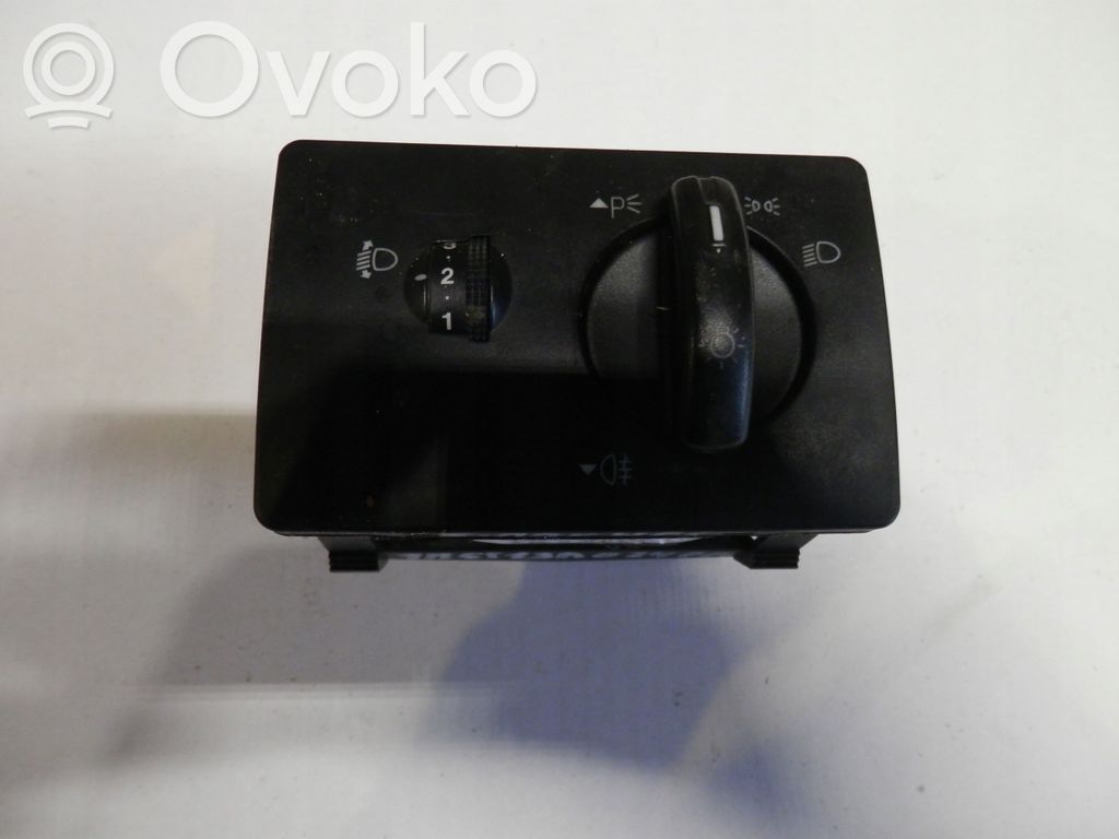 Ford C-MAX I Light switch 