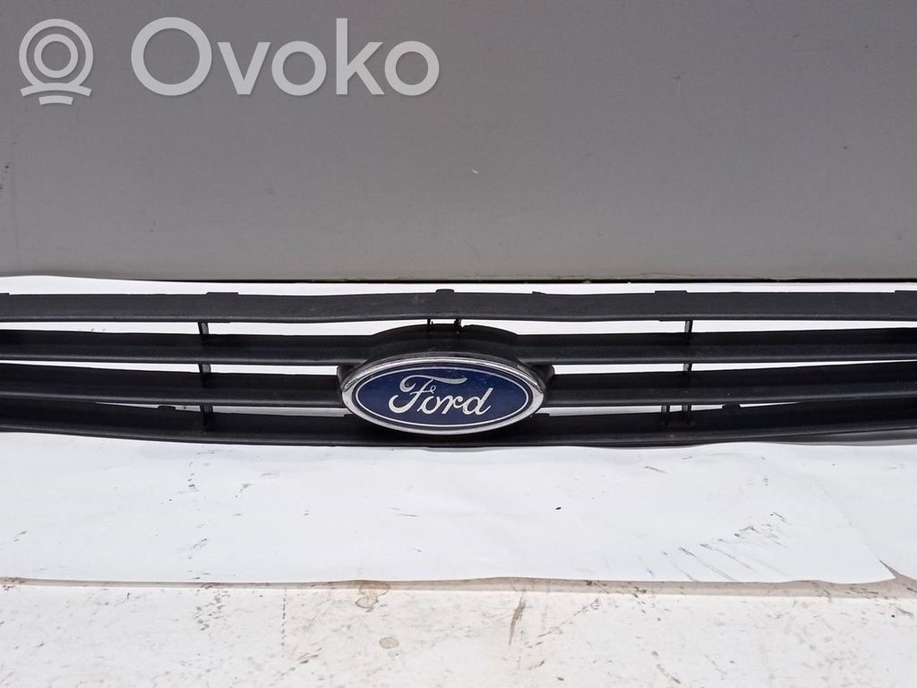 Front grill   98AB8200A