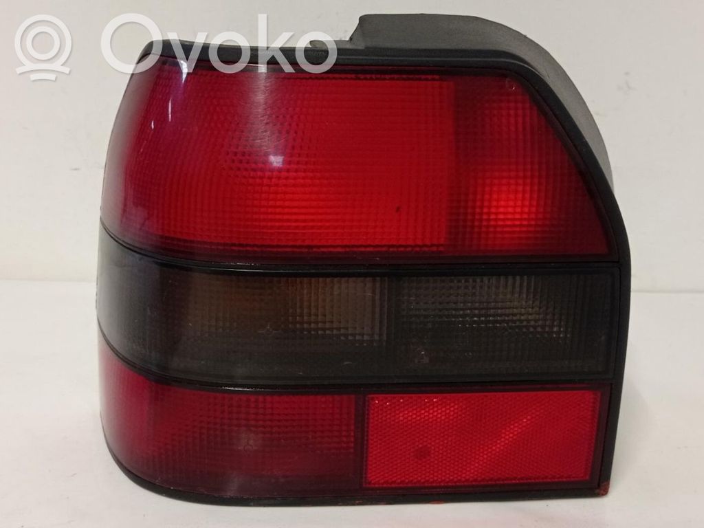 Renault 19 Aizmugurējais lukturis virsbūvē 