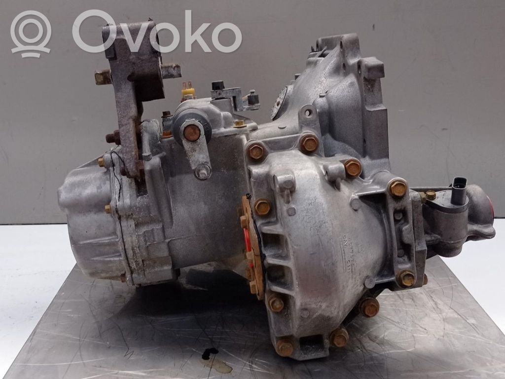 Chrysler Voyager Manual 5 speed gearbox 