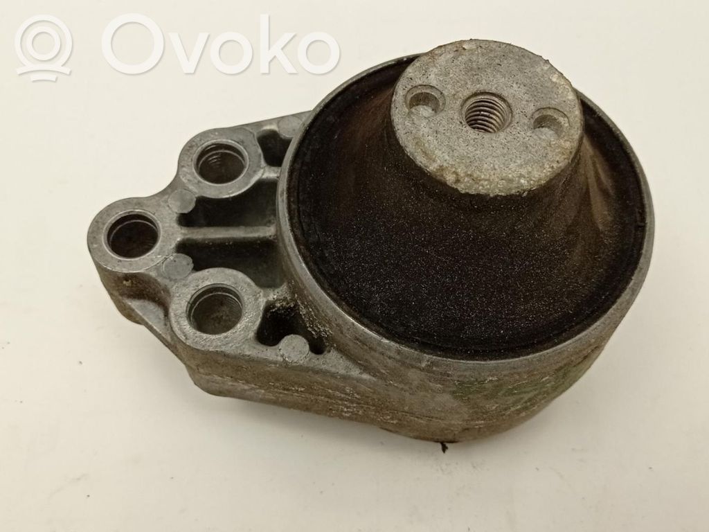 Ford Fiesta Engine mounting bracket 