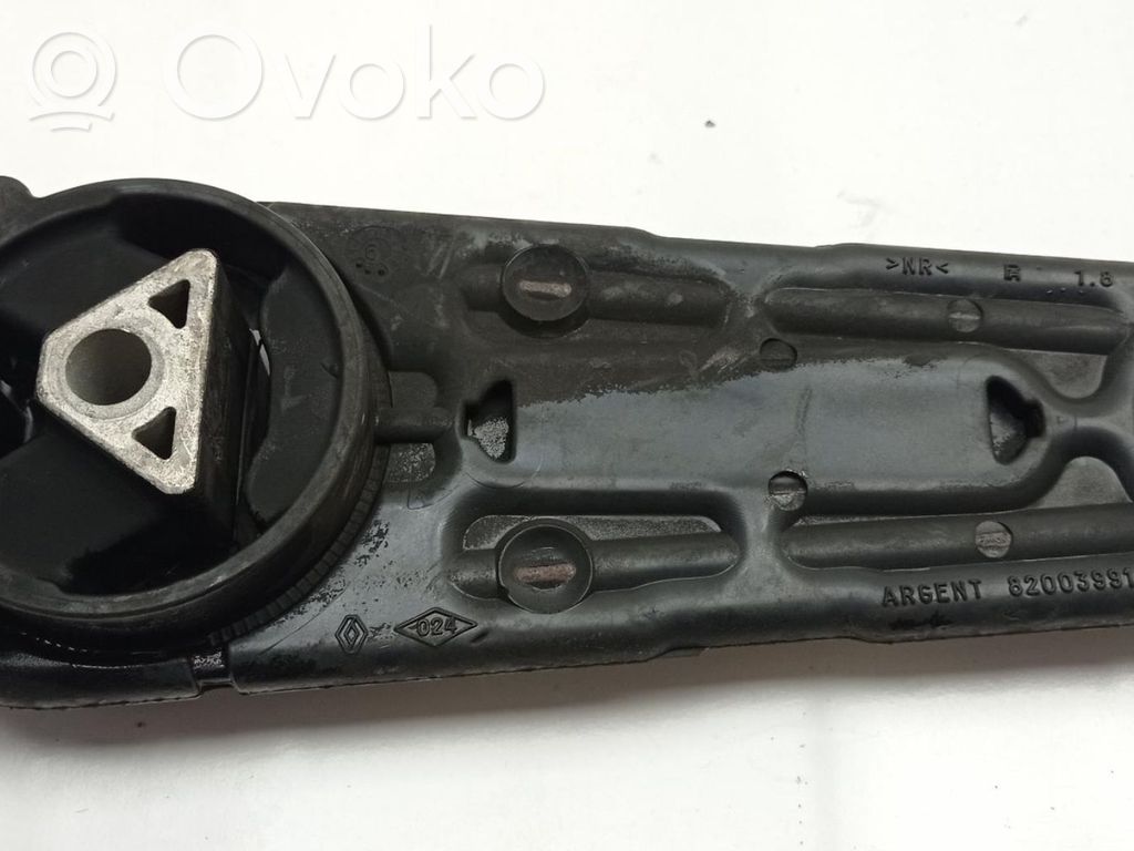Renault Clio III Engine mounting bracket 
