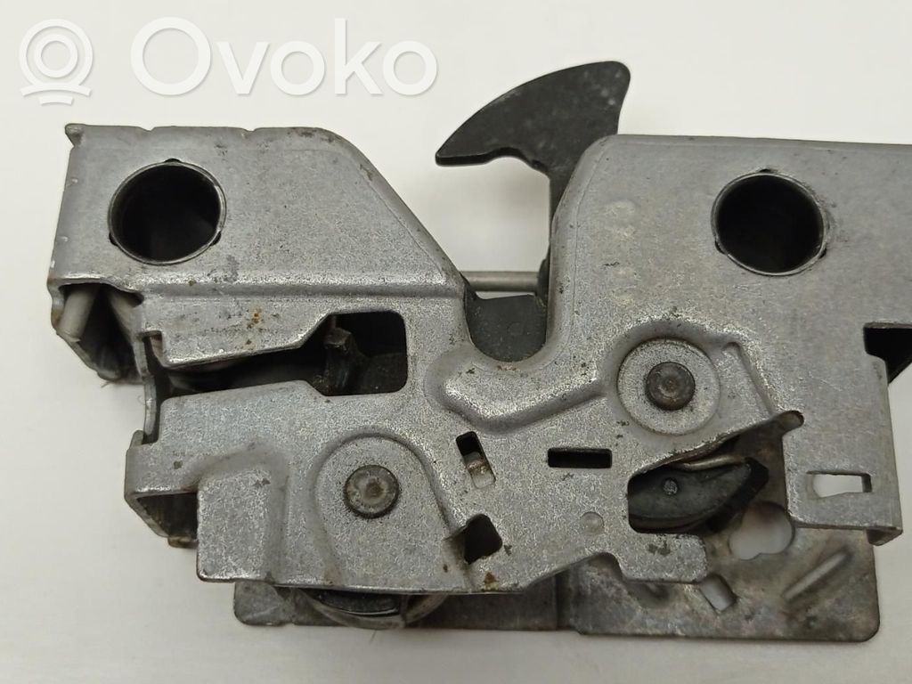 Seat Leon (5F) Tie down hook / loop 