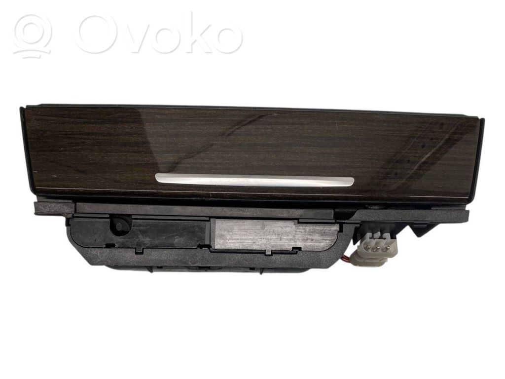 BMW 7 F01 F02 F03 F04 Scrumieră 
