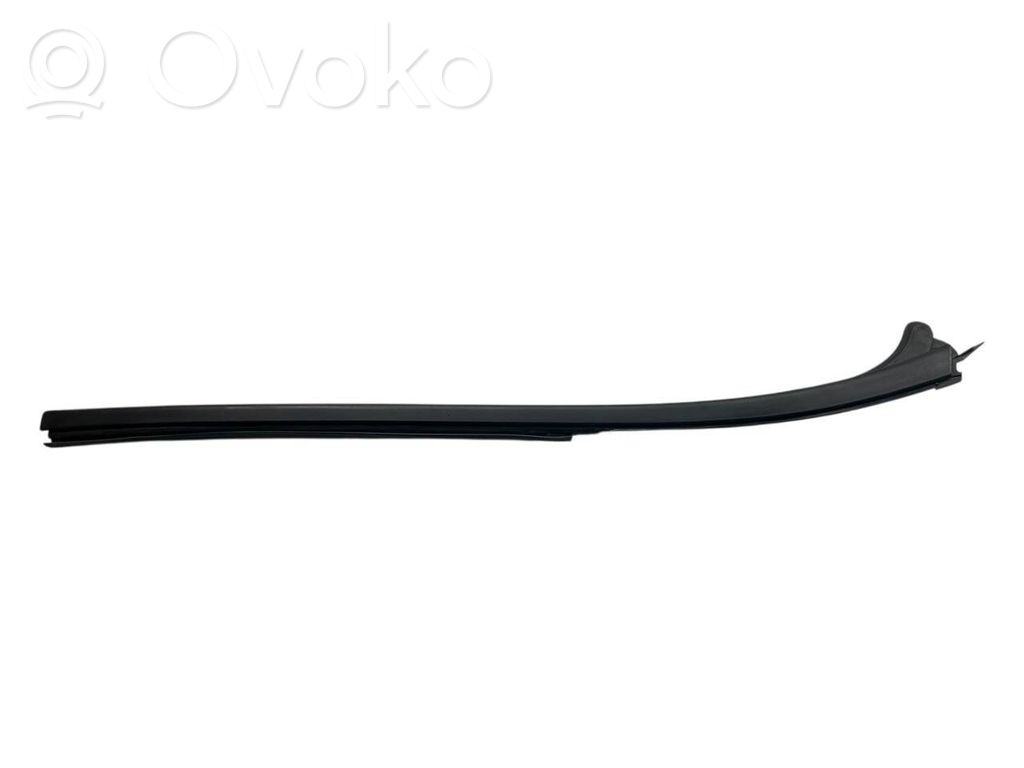 Opel Vivaro Windshield trim 