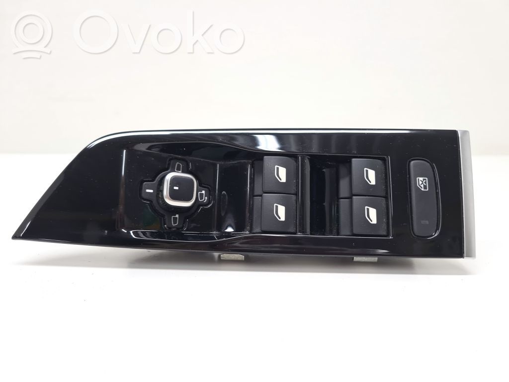 Opel Astra L Electric window control switch 