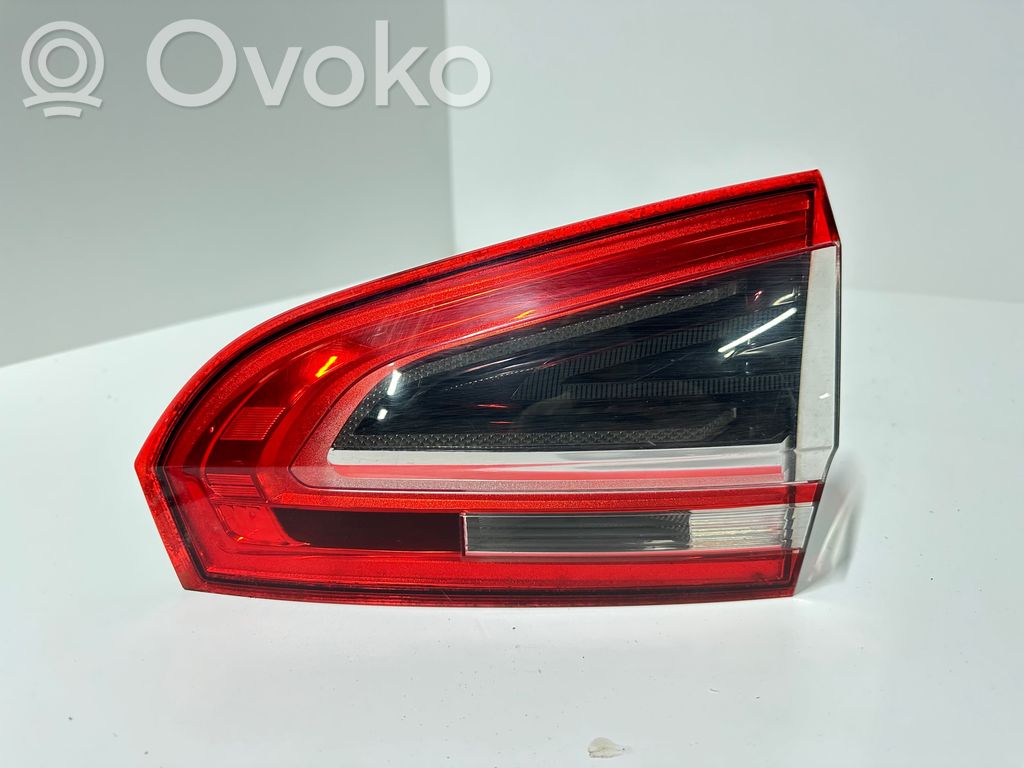 Ford S-MAX Galinis žibintas dangtyje 