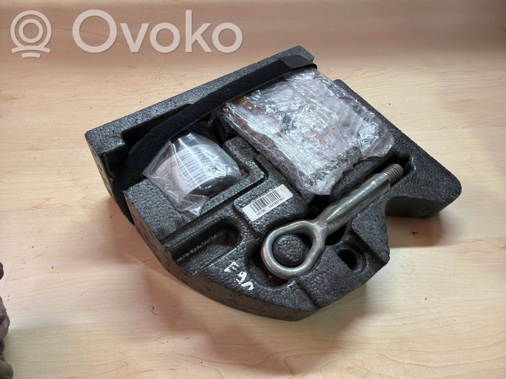 BMW X1 E84 Tool box 