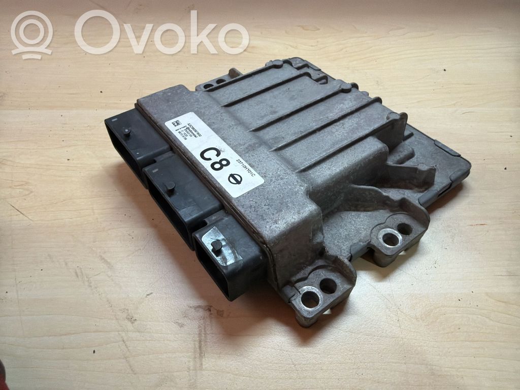 Nissan Juke I F15 Unitate/modul de control motor 