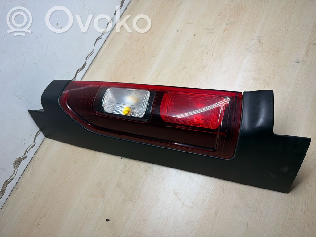 Opel Vivaro Lampă spate în caroserie 