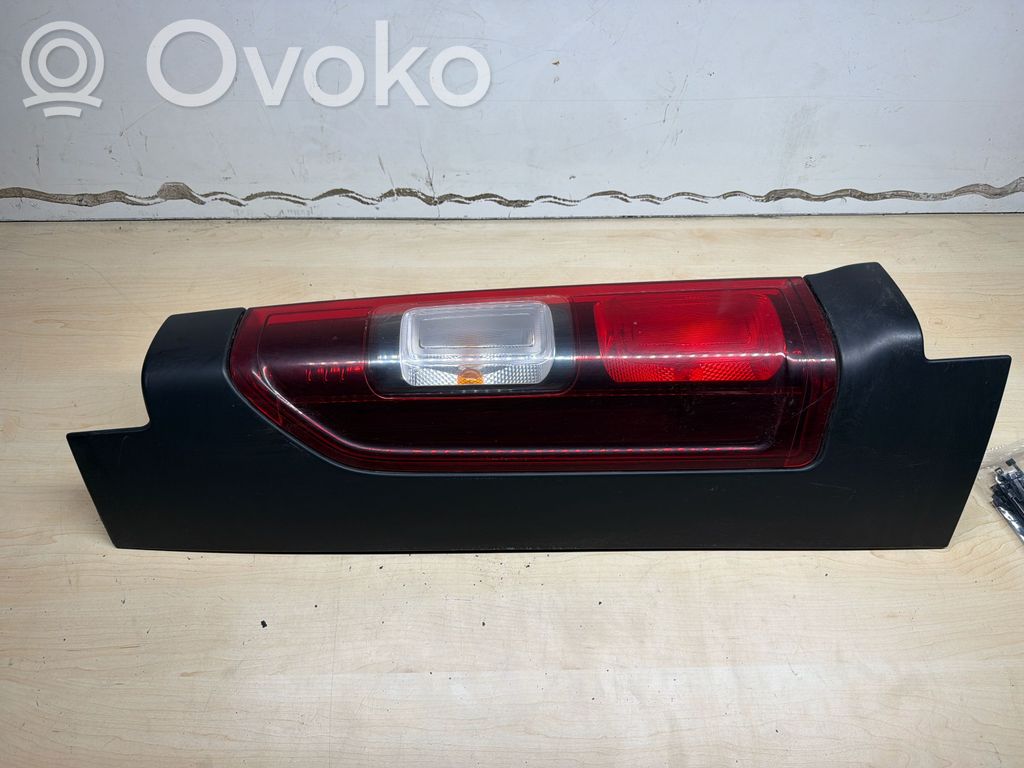 Opel Vivaro Lampă spate în caroserie 