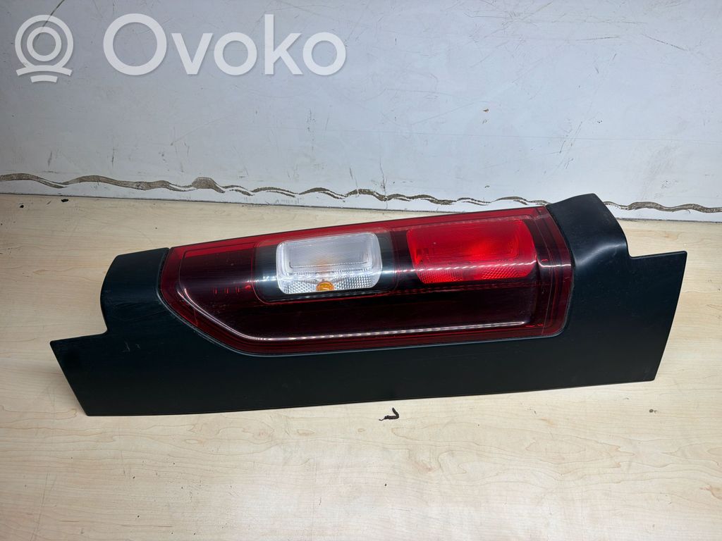 Opel Vivaro Lampă spate în caroserie 