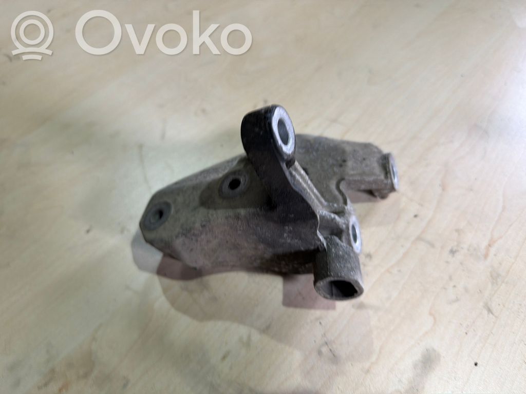 Volkswagen Crafter Engine mounting bracket 