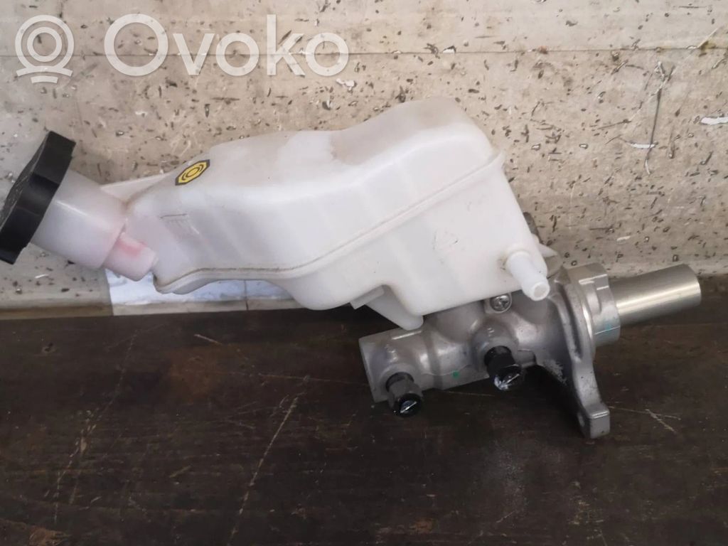 KIA Carens III Master brake cylinder 