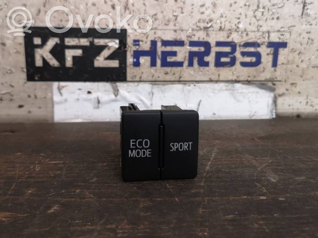 Toyota RAV 4 (XA40) ESP (stability program) switch 