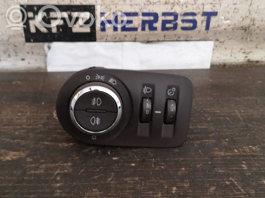 Opel Meriva B Включатель фонарей 