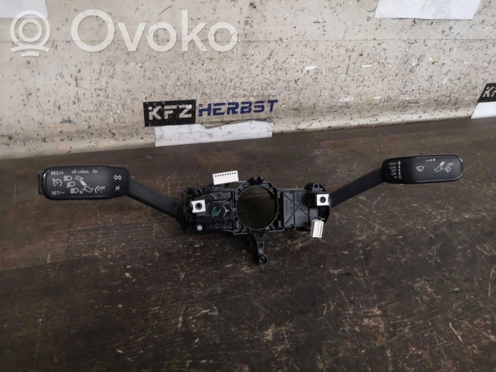 Skoda Superb B8 (3V) Interruptores/botones de la columna de dirección 