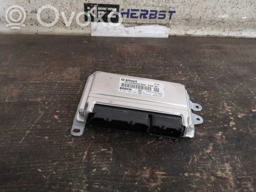 Smart ForTwo II Engine control unit/module 