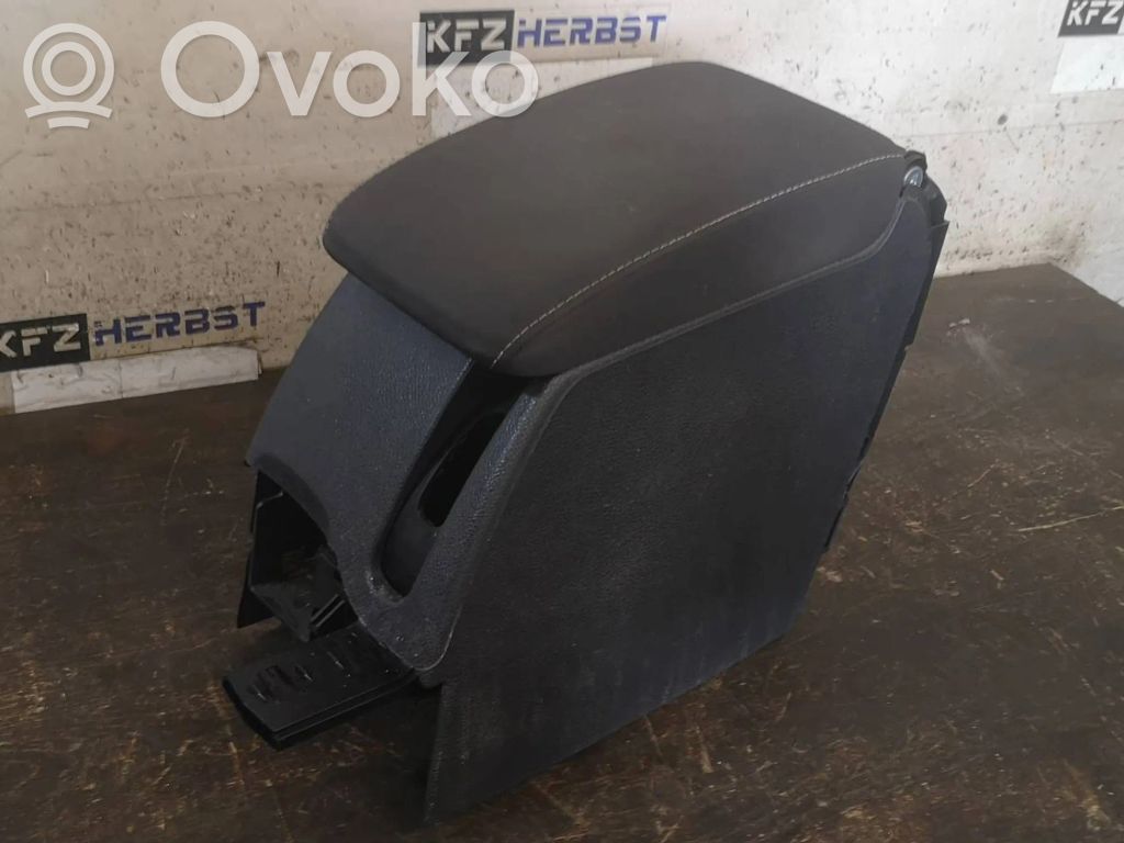 Center console   5K0863243C,5K0863243C,82V,5K0863243C,82V,MITTELARMLEHNE