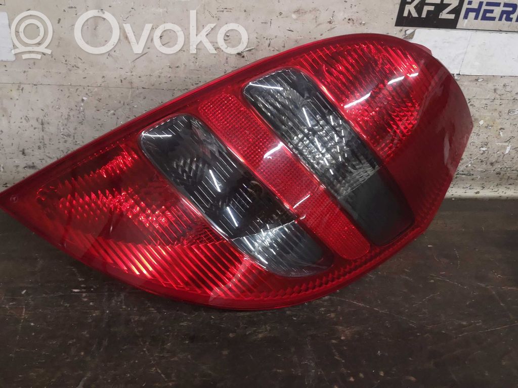 Mercedes-Benz A W169 Lampă spate în caroserie