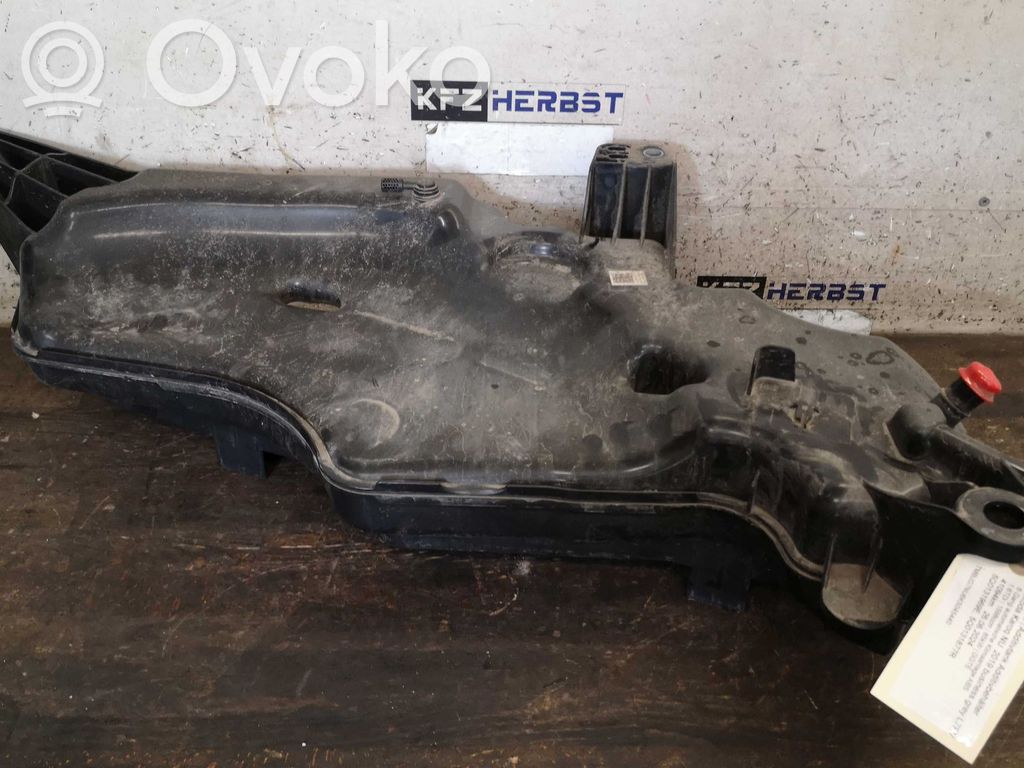 Skoda Karoq Serbatoio vaschetta liquido AdBlue 