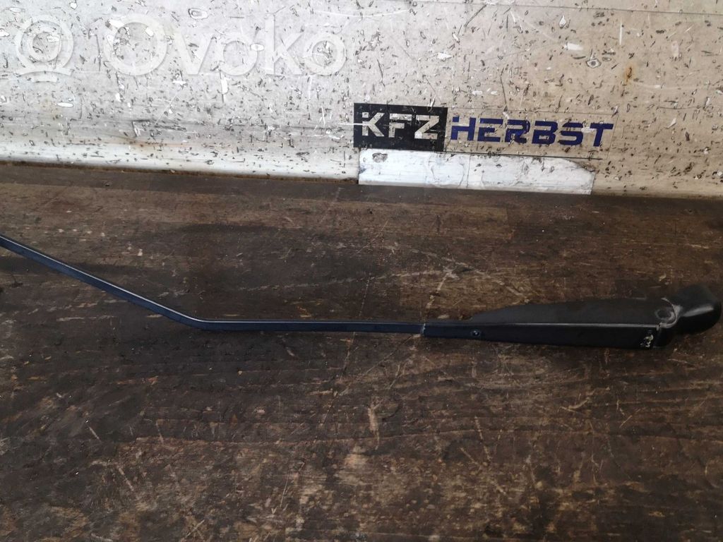 Opel Vivaro Wischerarm Heckscheibe 