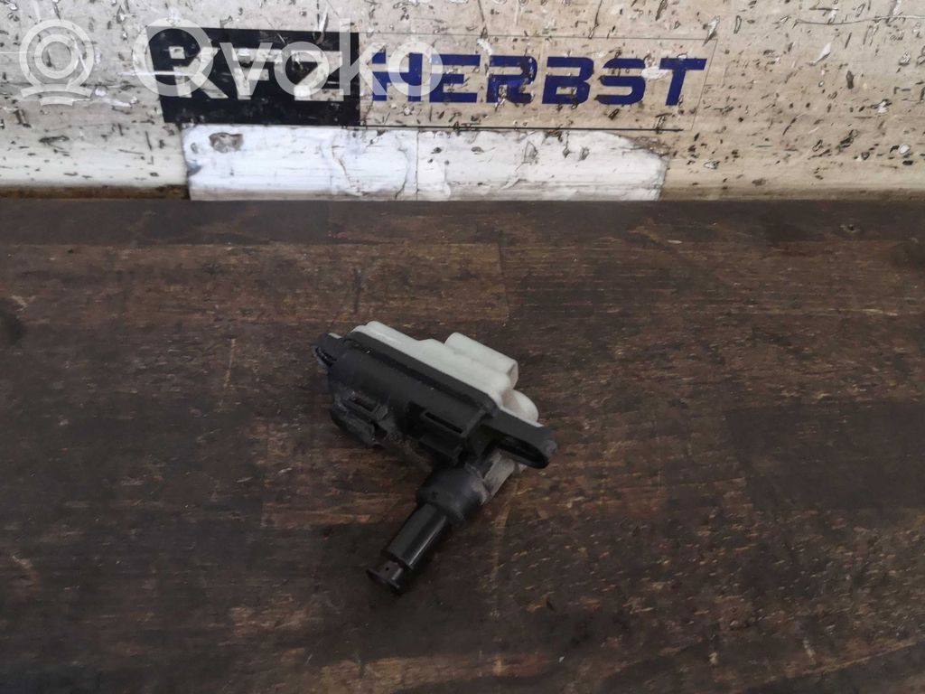 Volkswagen Golf VIII Motor blocare bușon rezervor combustibil 