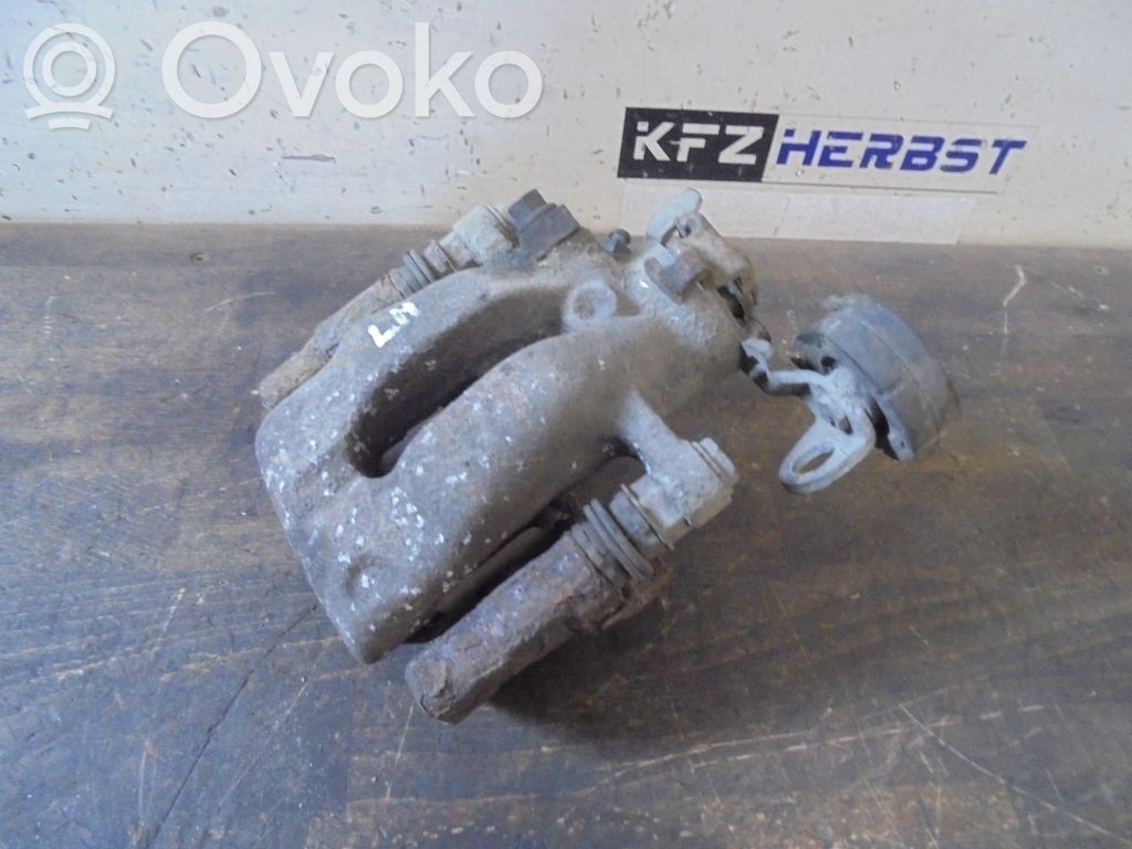 Opel Zafira A Tylny zacisk hamulcowy 
