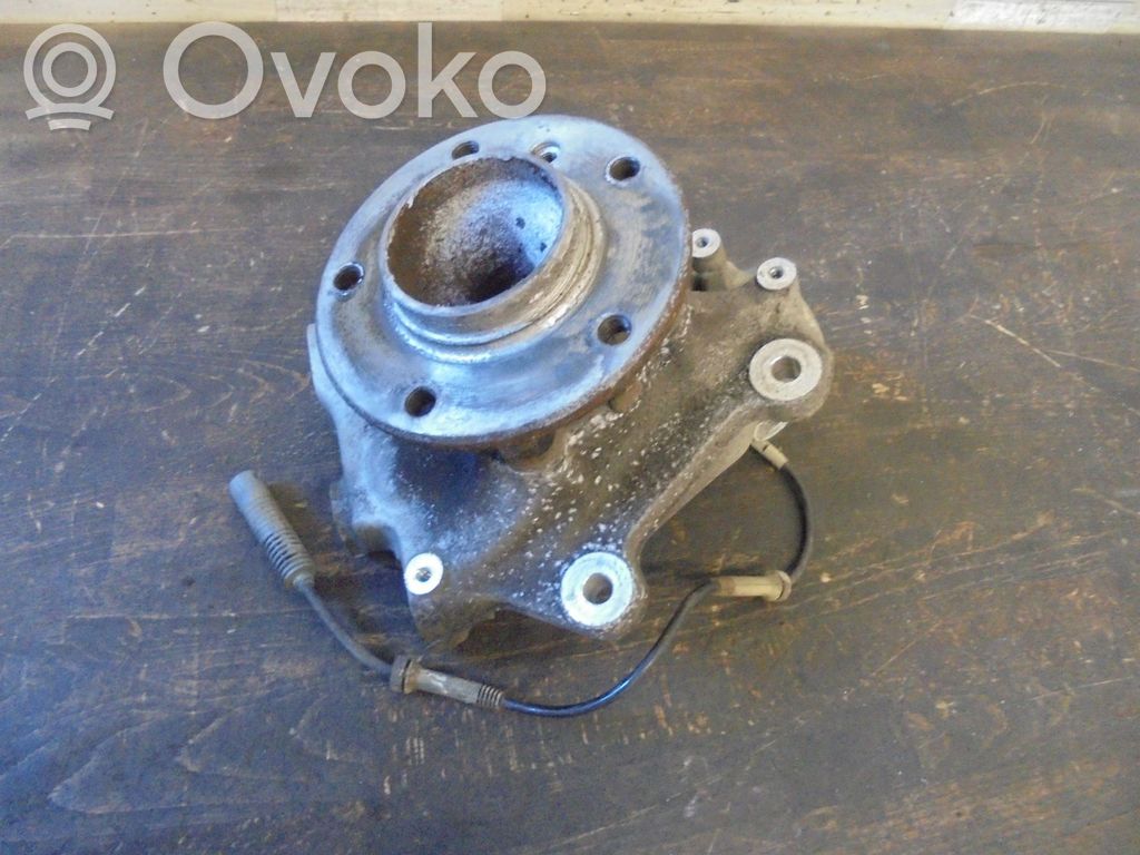 Front wheel hub spindle knuckle