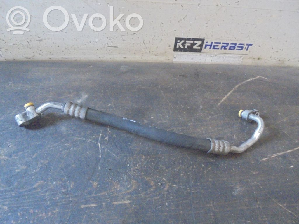 BMW 5 E60 E61 Ilmastointilaitteen putki (A/C) 
