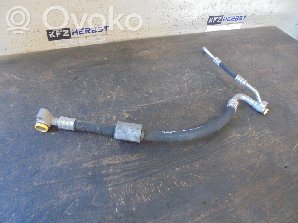 BMW 3 E92 E93 Ilmastointilaitteen putki (A/C) 