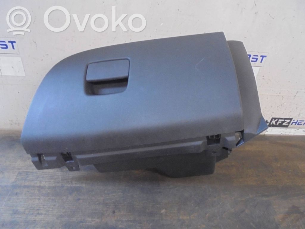 Opel Corsa E Daiktadėžė 