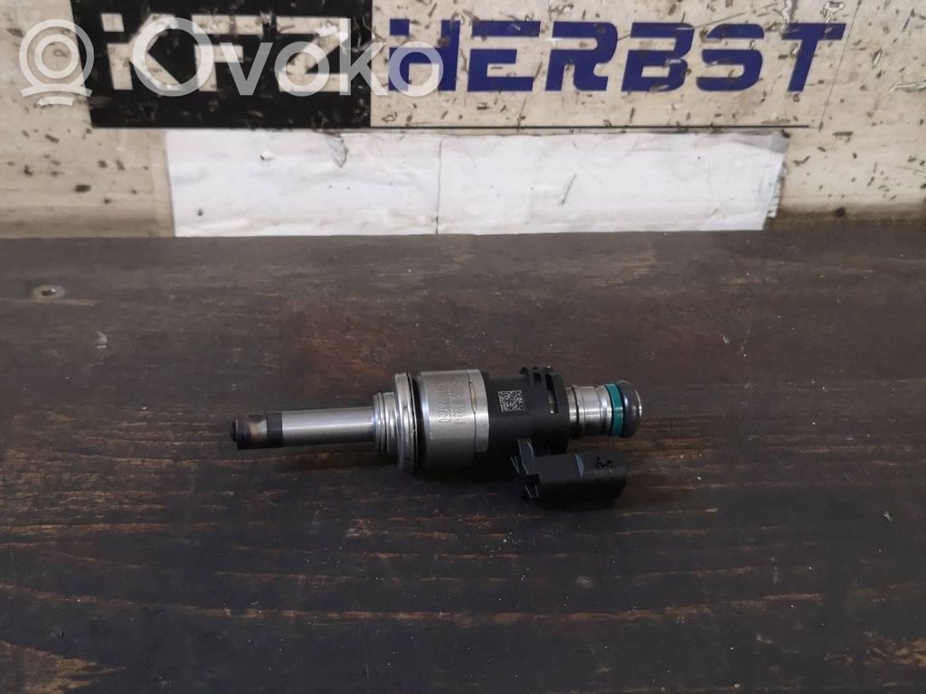 Ford Focus Fuel injector 