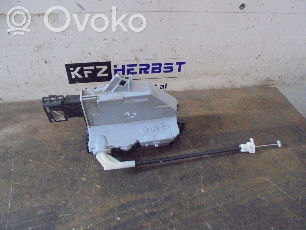 Citroen C3 Aizmugurē slēdzene 