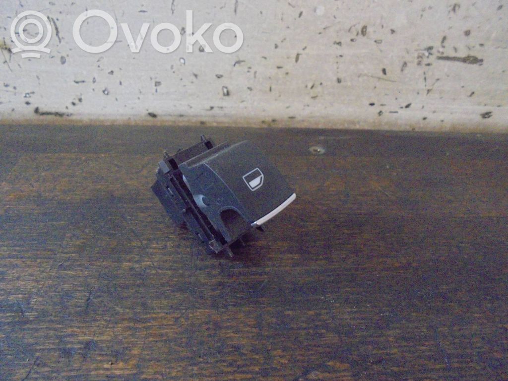 Volkswagen PASSAT B8 Interrupteur commade lève-vitre