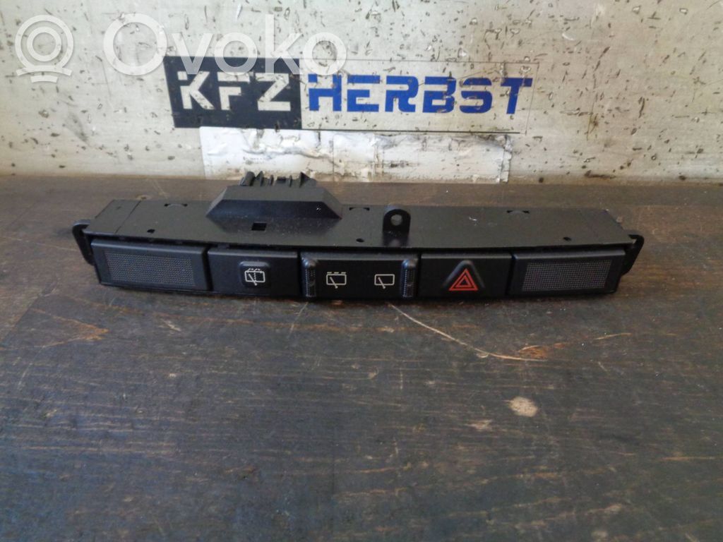 Botón interruptor de luz de peligro   74677464,74677464,74677464