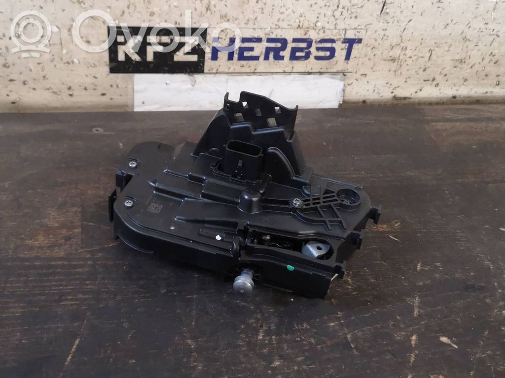 Ford Focus Priekšpusē slēdzene 