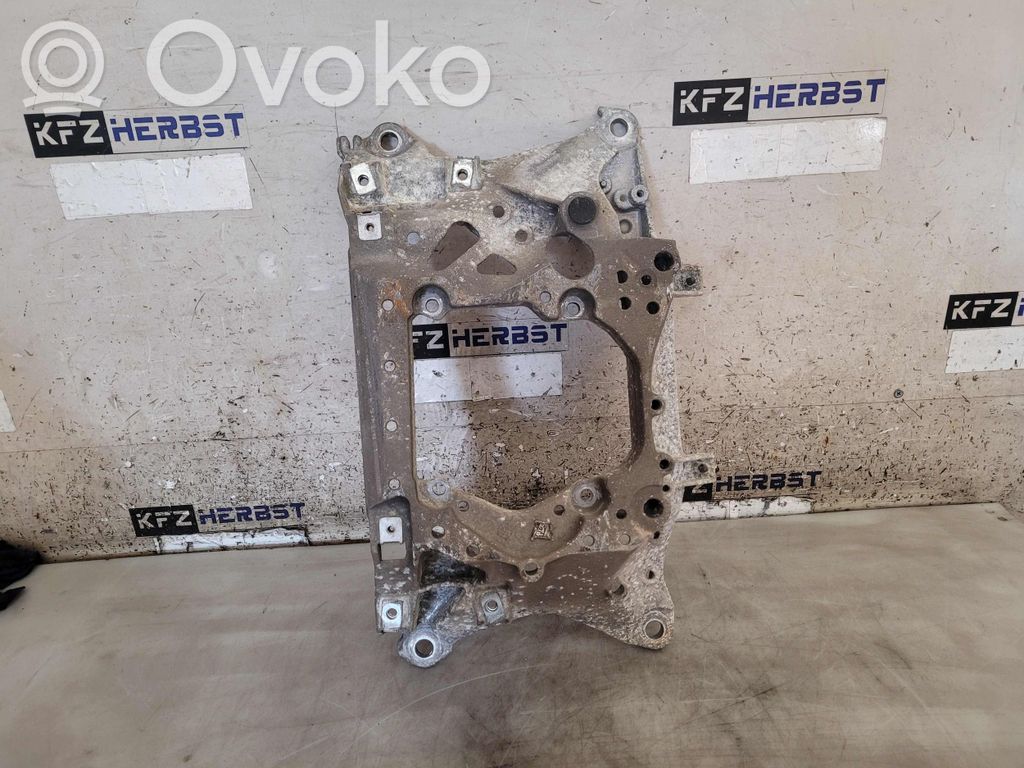Audi Q7 4M Front subframe 
