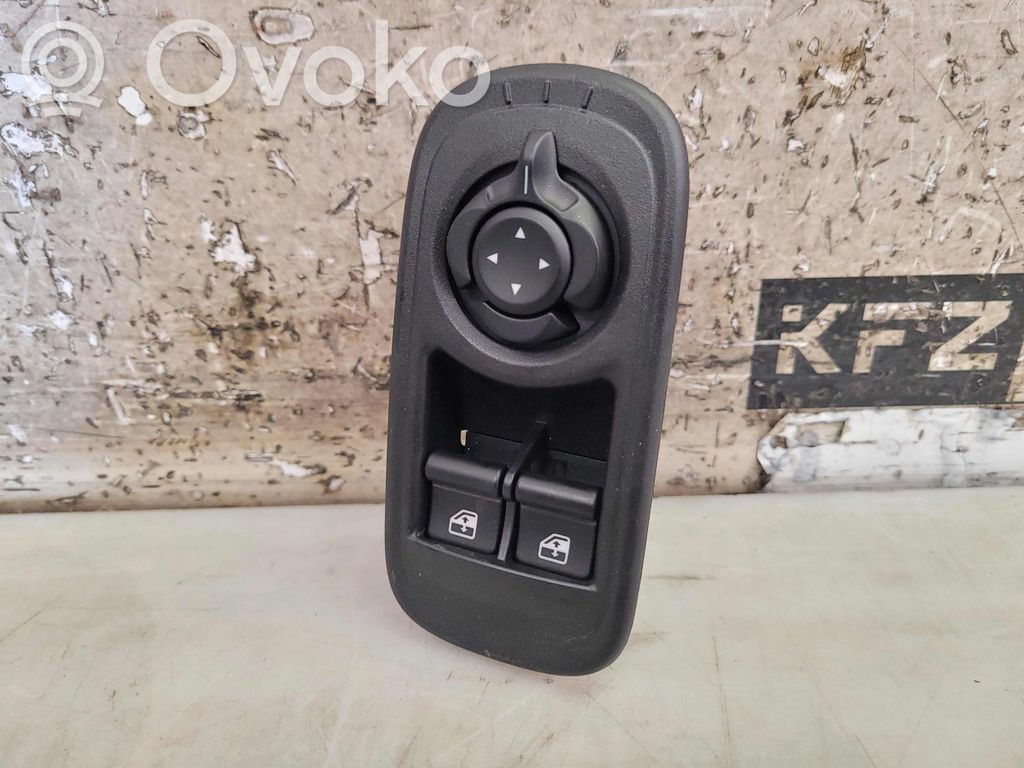 Fiat 500E Electric window control switch 