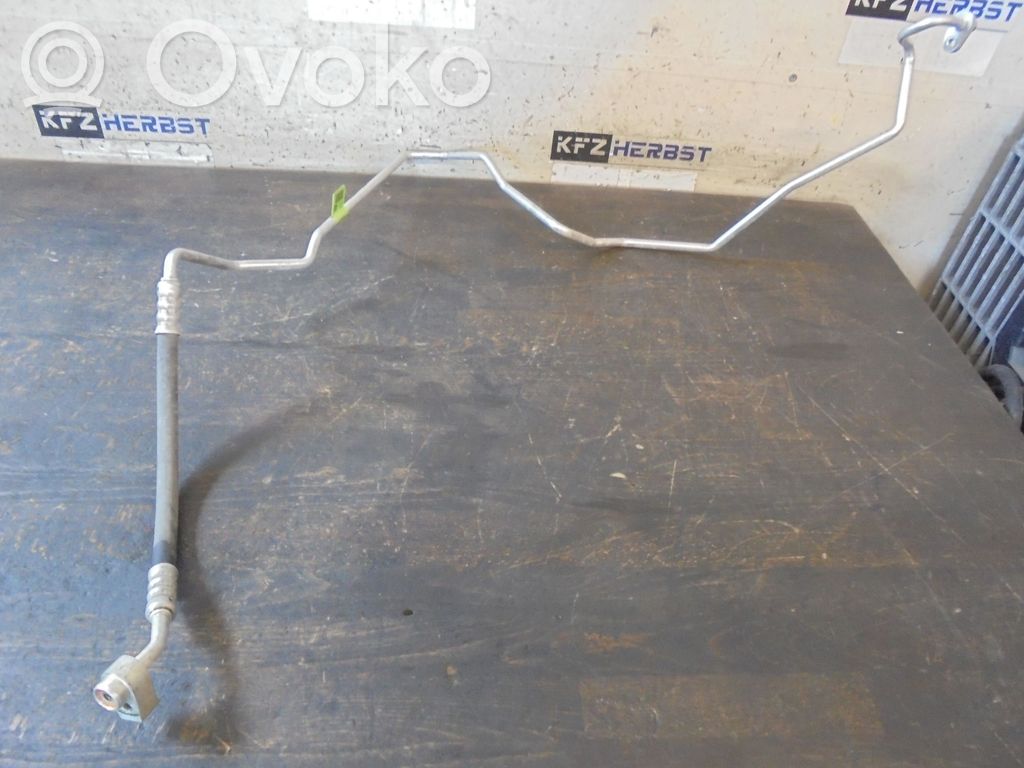 Ilmastointilaitteen putki (A/C)   C1B119A704CC,C1B119A704CC