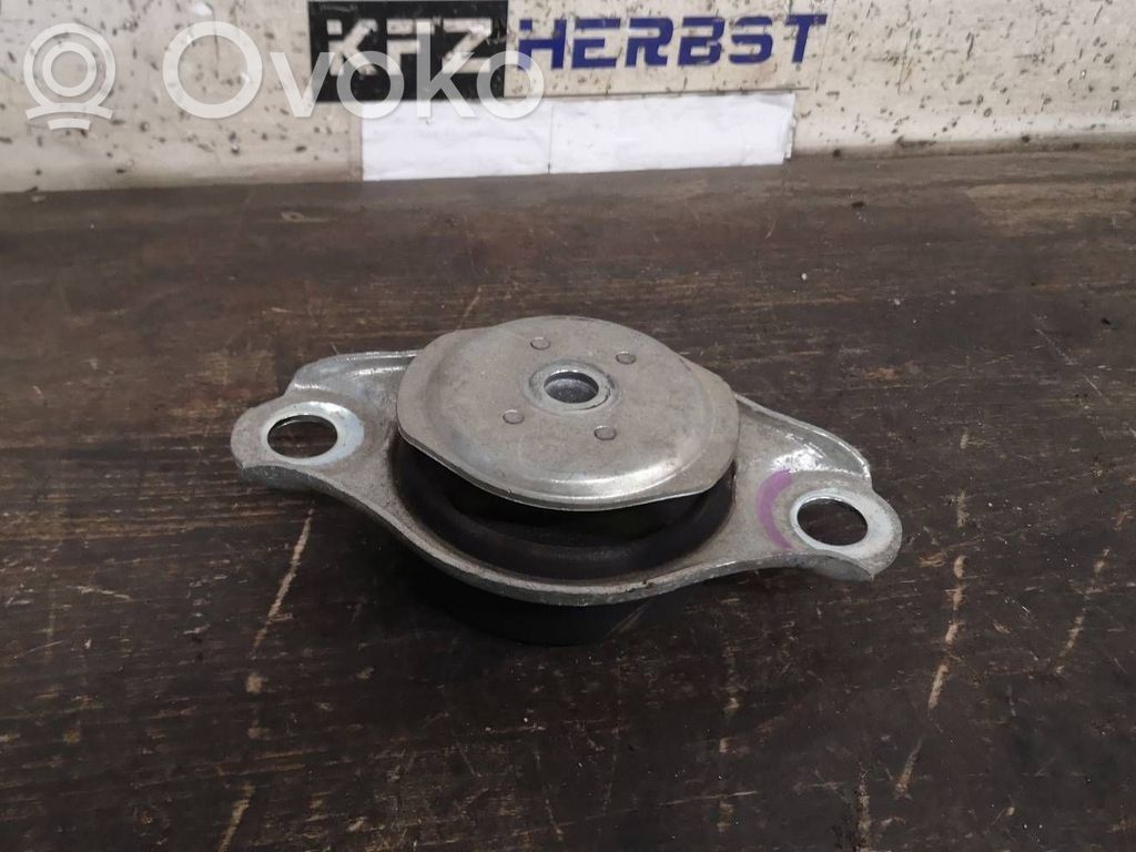 Gearbox mounting bracket