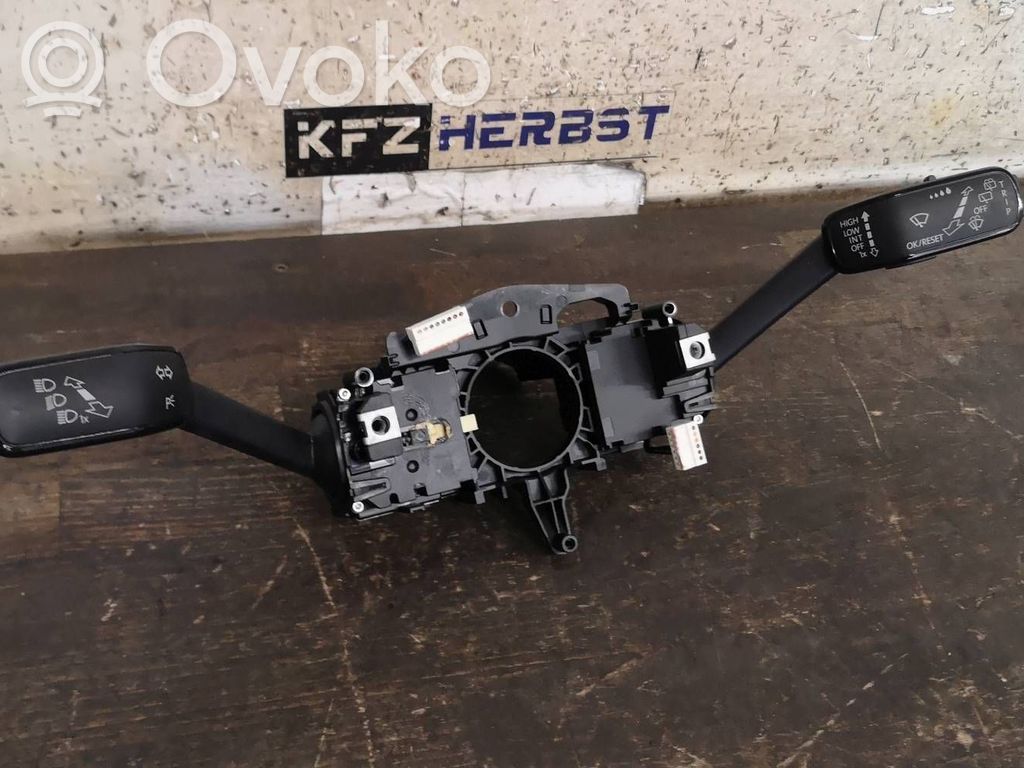 Volkswagen Cross Touran II Boutons / interrupteurs volant