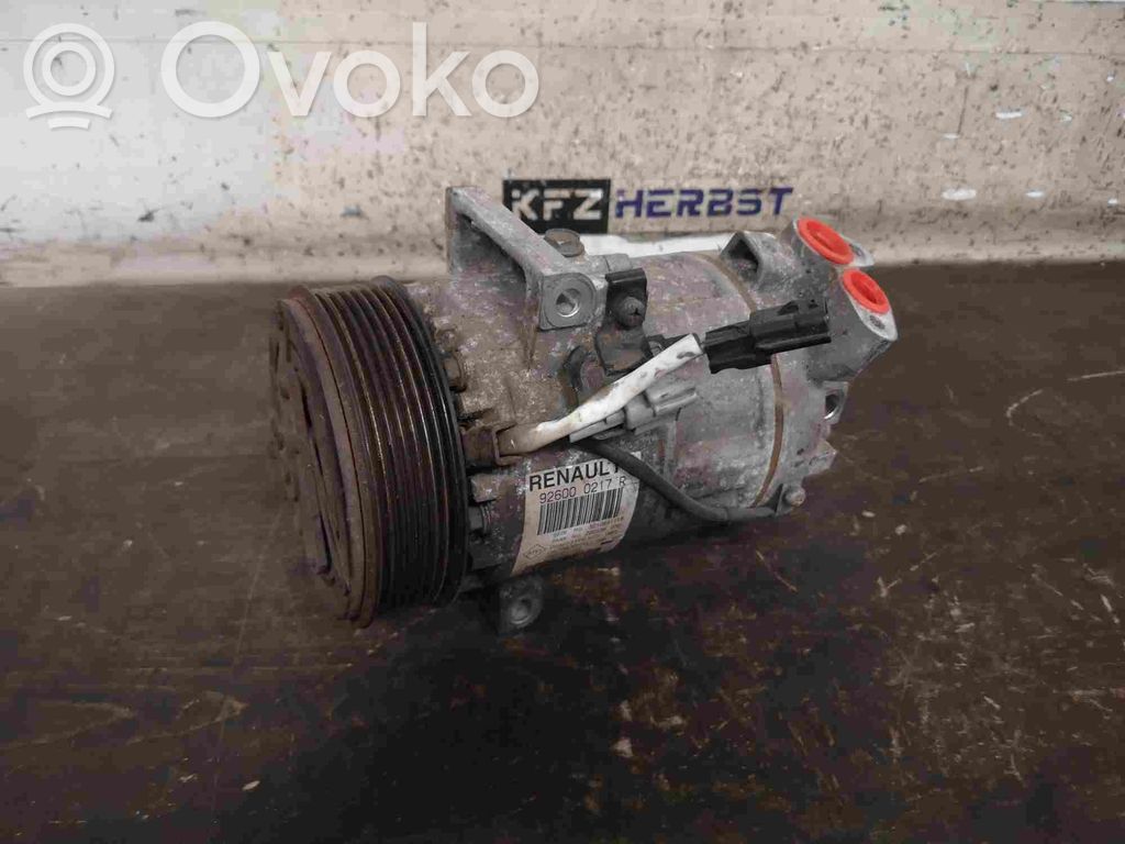 Renault Clio IV Air conditioning (A/C) compressor (pump) 