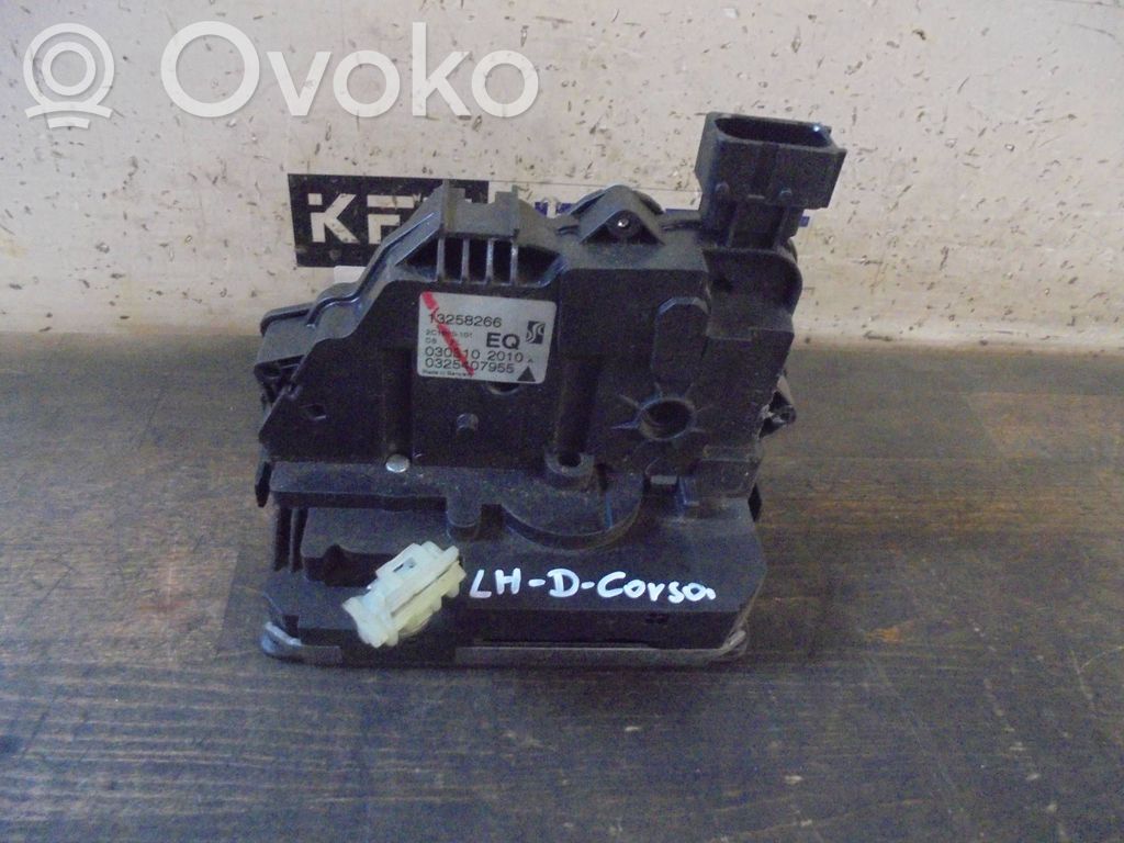 Opel Corsa D Rear door lock 